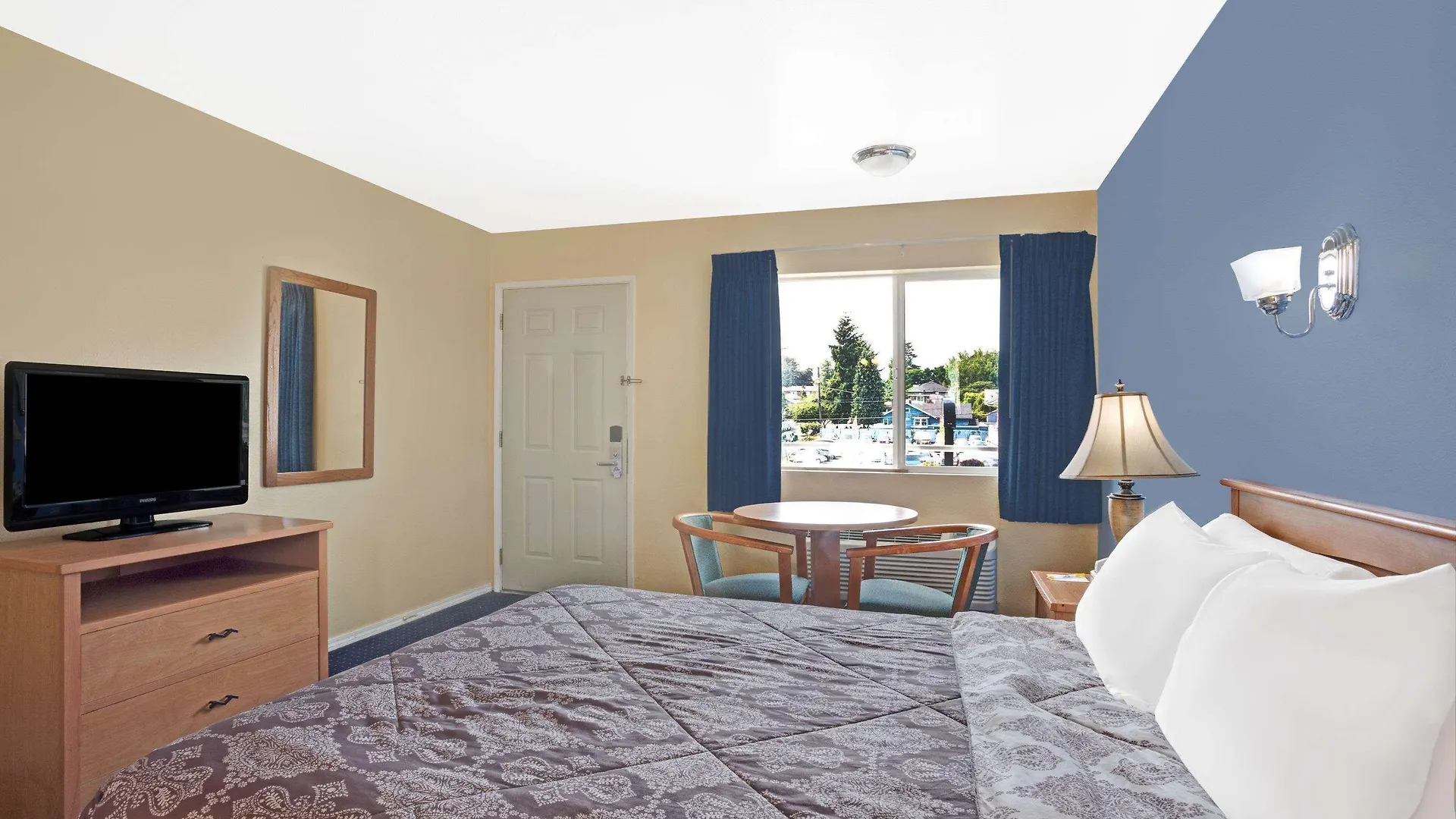 Days Inn By Wyndham Seattle North Of Downtown Motel
