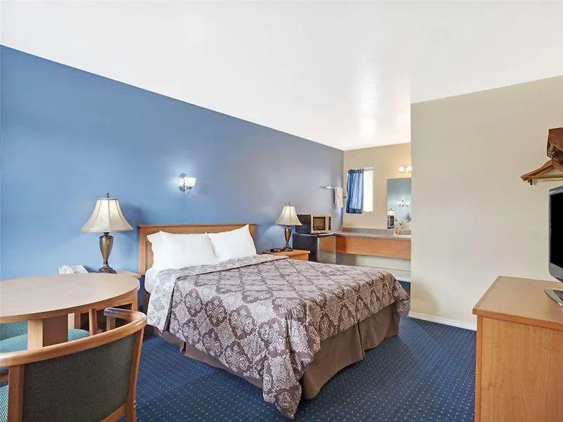 Days Inn By Wyndham Seattle North Of Downtown Motel